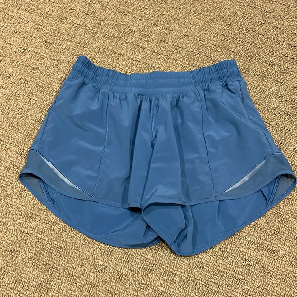 Lululemon Hotty Hot Shorts. Size 6 Tall